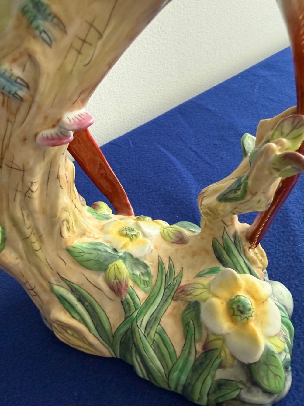 Andrea By Sadek Hand-Painted Parrot Duo Figurine in Red, Green, Yellow, Cream - Picture 5 of 9